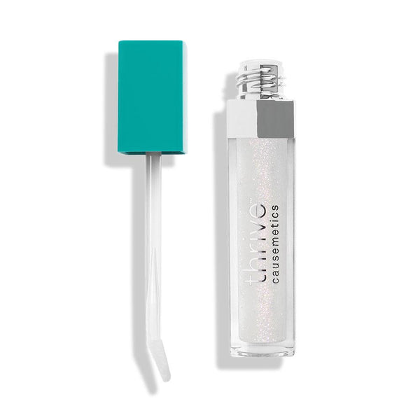 Vegan high-shine lip gloss that hydrates lips